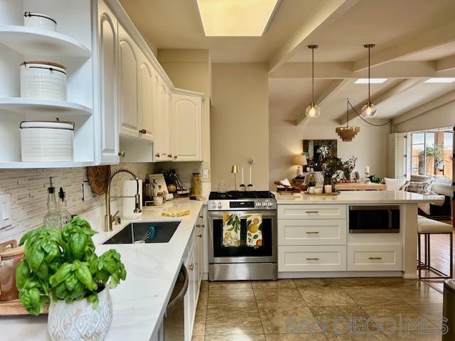 3275 Maezel Ln, Carlsbad CA: https://media.crmls.org/mediaz/58a3b558-02db-4933-9216-feab3296a3a5.jpg