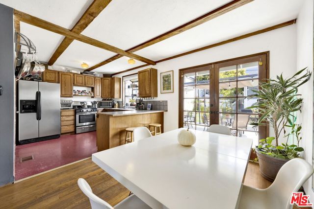 3456 Beethoven Street, Los Angeles CA: https://media.crmls.org/mediaz/58a3c7e9-6adf-4d01-a763-070c71316fa0.jpg