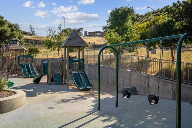 1243 Homewood Avenue, San Mateo CA: https://media.crmls.org/mediaz/58a40bc9-6118-4a2d-8335-173fd700d3df.jpg