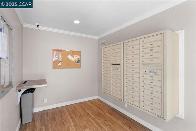 8975 Alcosta Blvd, San Ramon CA: https://media.crmls.org/mediaz/58a412d1-c50a-49a3-a249-e030cc1a7028.jpg