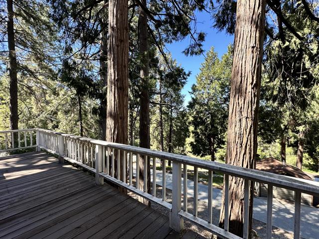 52080 Acorn, Idyllwild CA: https://media.crmls.org/mediaz/58a4635f-e884-4371-9ede-4fccf73de614.jpg
