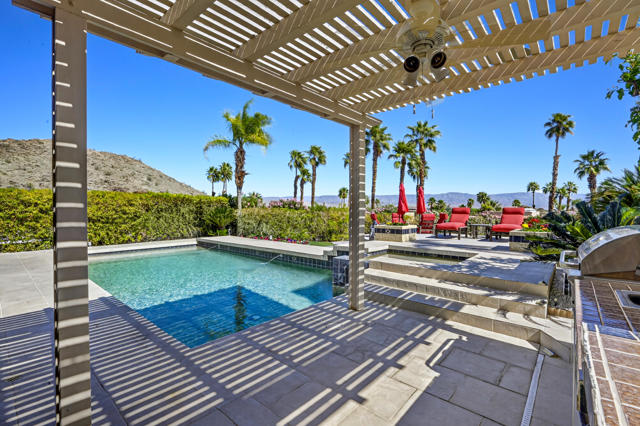 26 Alta Vista, Rancho Mirage CA: https://media.crmls.org/mediaz/58a4bf72-0a47-4787-a677-f7d147958583.jpg