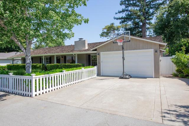 1360 Elder Avenue, Menlo Park CA: https://media.crmls.org/mediaz/58a50989-8b25-43e5-8f8e-e204658f25e1.jpg