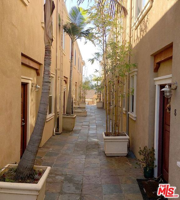 5820 David Avenue, Los Angeles CA: https://media.crmls.org/mediaz/58a521f4-a316-471a-9c8b-12dac8461d04.jpg