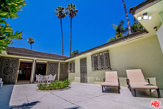 180 N Highland Avenue, Los Angeles CA: https://media.crmls.org/mediaz/58a5521a-4e64-47d3-939f-b5ae2253403a.jpg