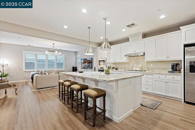 369 Parkfield Way, Oakley CA: https://media.crmls.org/mediaz/58a563f9-c841-4d79-ad6d-5caa2b0f8e16.jpg