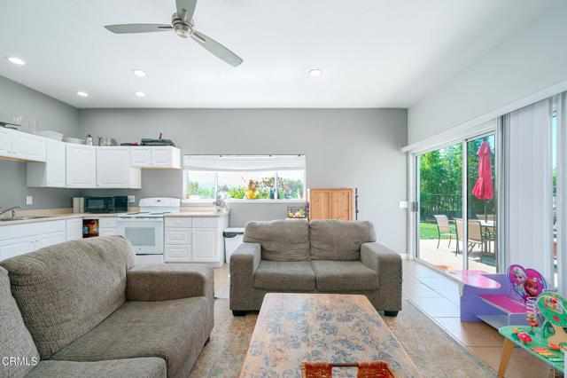 2207 Terra Bella Lane, Camarillo CA: https://media.crmls.org/mediaz/58a57efd-2aaa-41f5-b5c9-e881702d97ec.jpg