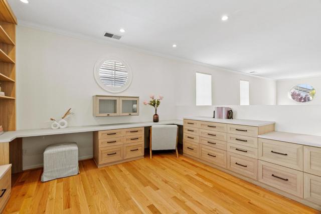 986 Governors Bay Drive, Redwood City CA: https://media.crmls.org/mediaz/58a5c49f-b60b-4a0f-8e25-50ba7048d592.jpg
