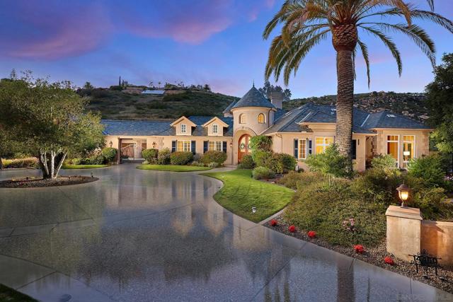 14460 Cheyenne Trl, Poway CA: https://media.crmls.org/mediaz/58a63fa8-0008-474b-96d7-b9816c59deea.jpg