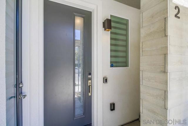 2092 Tango Loop, Chula Vista CA: https://media.crmls.org/mediaz/58a642c5-c5a6-4f32-917e-f9a421b032d4.jpg
