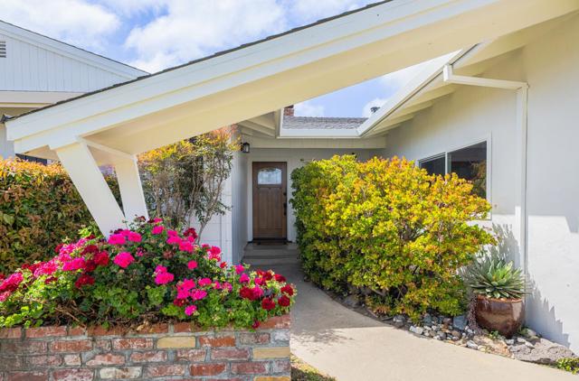 914 Junipero Way, Salinas CA: https://media.crmls.org/mediaz/58a672c0-2f9c-45c8-b6d5-06641a76a0e8.jpg