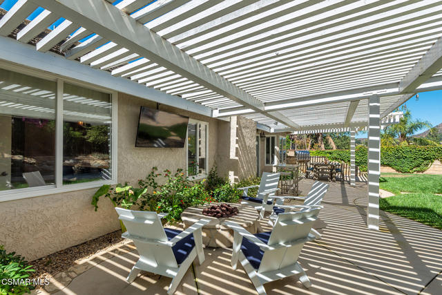 4953 Kilburn Court, Oak Park CA: https://media.crmls.org/mediaz/58a6d199-8bc8-48bd-9065-37e183d5b036.jpg