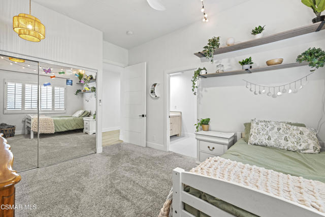 911 Vivian Circle, Newbury Park CA: https://media.crmls.org/mediaz/58a6fbdd-5a35-424c-a12c-ee878332916e.jpg