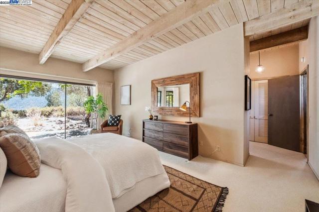 15335 Via Los Tulares, Carmel Valley CA: https://media.crmls.org/mediaz/58a73898-28fe-435e-908b-64722bfde7ef.jpg