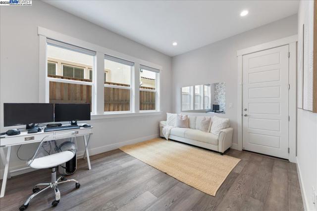 7259 Lembert Hills Dr, Dublin CA: https://media.crmls.org/mediaz/58a82654-94ed-4a4b-b9e0-488aede02d7d.jpg