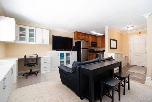 860 Turquoise St, San Diego CA: https://media.crmls.org/mediaz/58a85069-3782-48f4-8588-a12e803604a6.jpg