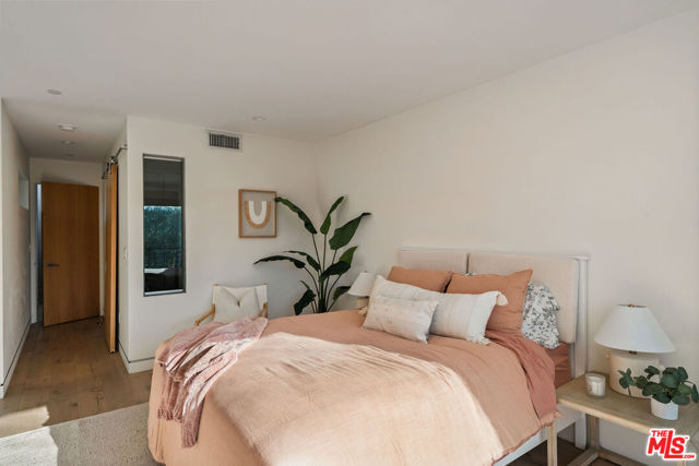 820 N Formosa Avenue, Los Angeles CA: https://media.crmls.org/mediaz/58a8b688-3833-4a9e-a513-e1d098167e6e.jpg