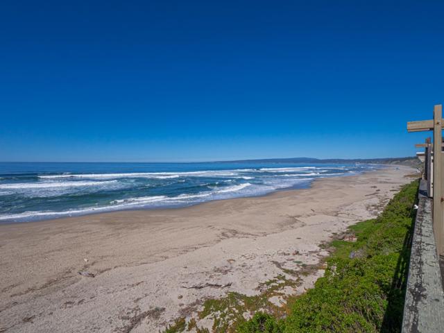 372 Oceanview Drive, La Selva Beach CA: https://media.crmls.org/mediaz/58aae2a4-8139-45c5-a521-fcaf741b6054.jpg