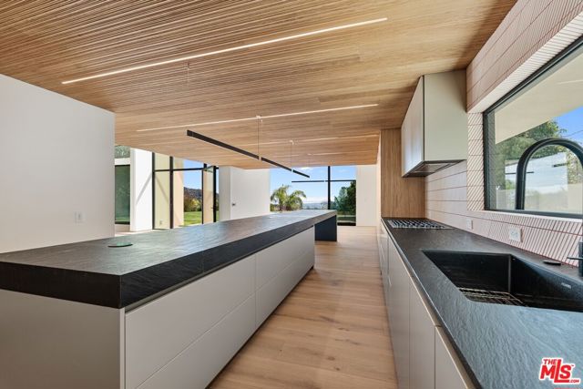 Drew Fenton | 2501 Banyan Drive Los Angeles CA | MLS: 7450499 Drew Fenton | 2501 Banyan Drive Los Angeles CA | MLS: 7450499
