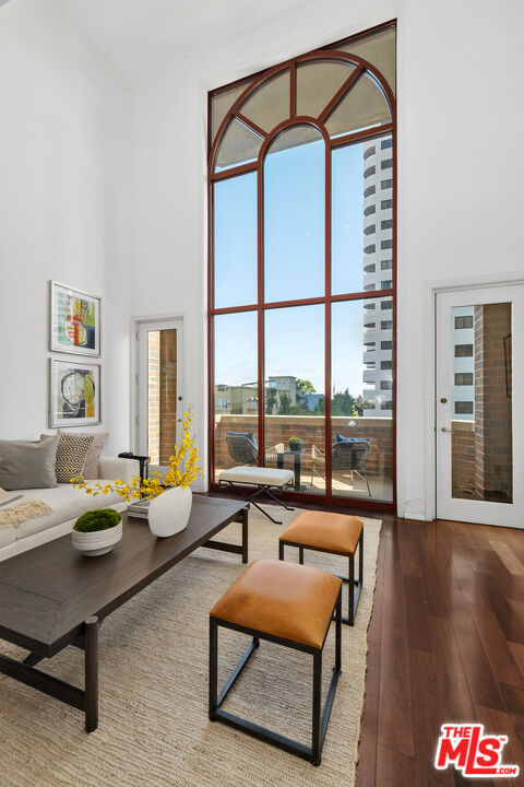 10550 Wilshire Boulevard #305