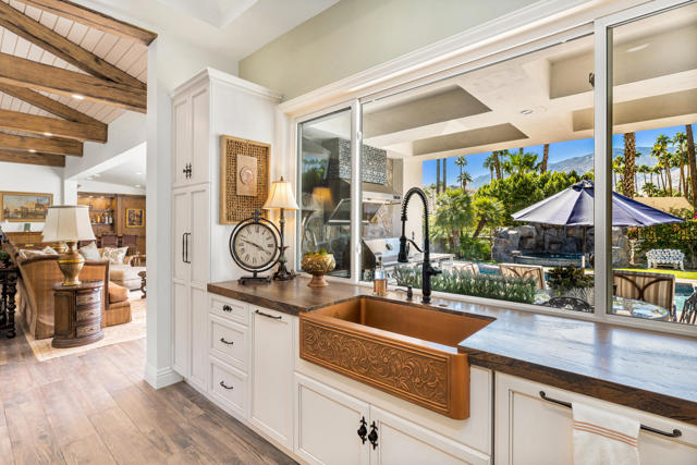 3330 Andreas Hills Drive, Palm Springs CA: https://media.crmls.org/mediaz/58ab8a26-0276-420c-be03-8f8a1d8c188d.jpg