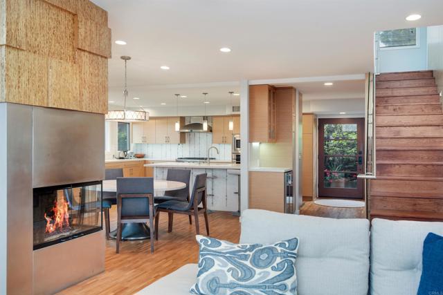 Detail Gallery Image 10 of 33 For 152 7th St, Del Mar,  CA 92014 - 3 Beds | 3/1 Baths