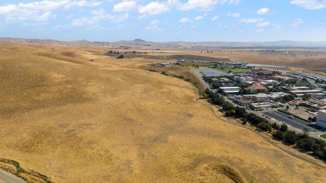 1 Collier Canyon Road, Livermore CA: https://media.crmls.org/mediaz/58ac58cd-4338-452f-8fce-381eba0ca847.jpg