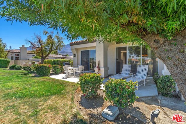57766 Interlachen, La Quinta CA: https://media.crmls.org/mediaz/58ac7f11-a66d-4204-b1d7-03e8266405ed.jpg