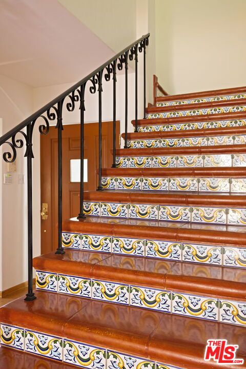 306 AMALFI Drive, Santa Monica CA: https://media.crmls.org/mediaz/58ad6df7-3b16-4293-929c-2a1909312d63.jpg