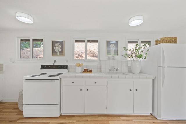 17516 High Street, Los Gatos CA: https://media.crmls.org/mediaz/58ad8b62-f6ef-405c-811b-acabe6681464.jpg