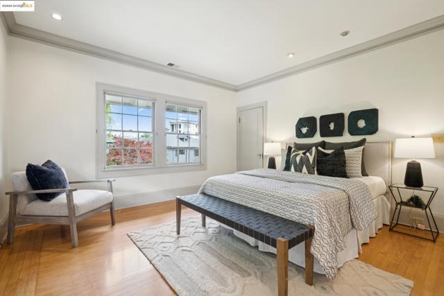 408 Euclid Ave, Oakland CA: https://media.crmls.org/mediaz/58ae31d1-fee5-4900-afde-a125aabf4cf4.jpg