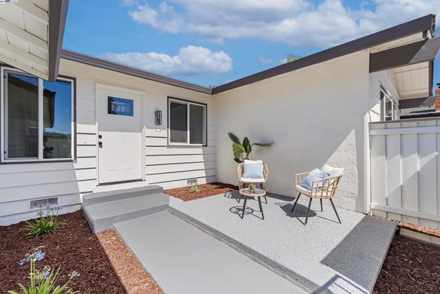 7421 Brookdale Ct, Dublin CA: https://media.crmls.org/mediaz/58ae4faa-bb88-482a-b63b-d041329efecc.jpg