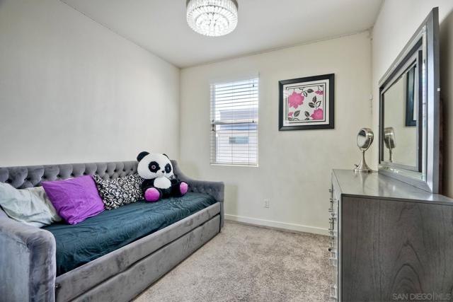 2056 Callisto Terrace, Chula Vista CA: https://media.crmls.org/mediaz/58ae6ea3-d776-409f-afcd-49e1de266bf5.jpg