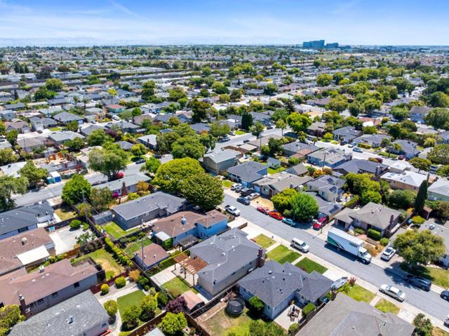 313 Del Rosa Way, San Mateo CA: https://media.crmls.org/mediaz/58aef6da-fa50-4125-8f56-c6cbffdffedc.jpg