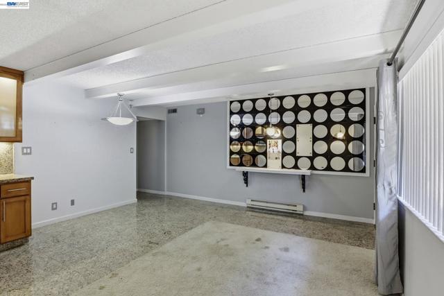 Image 30 of 48 For 2550 Damuth St