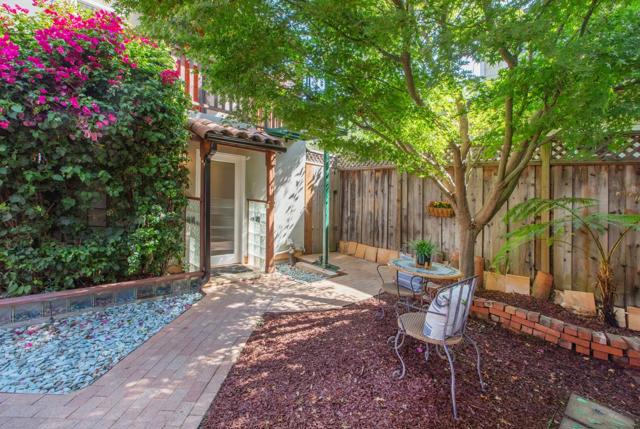 212 Gilbert Avenue, Menlo Park CA: https://media.crmls.org/mediaz/58affa32-7e21-4117-8efc-e4a6ff5e646c.jpg