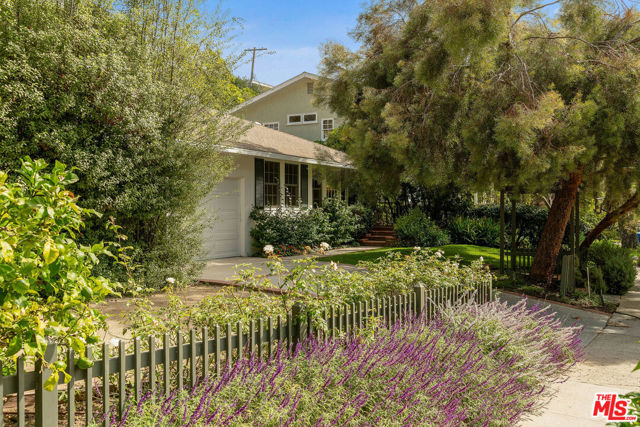 652 Bienveneda Avenue, Pacific Palisades, California 90272, 3 Bedrooms Bedrooms, ,2 BathroomsBathrooms,Single Family Residence,For Sale,Bienveneda,24451429