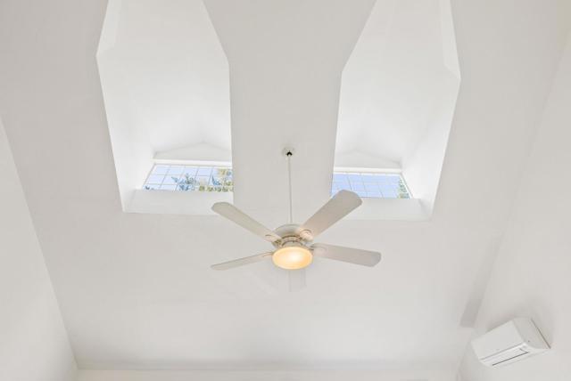 1910 Arrowhead Drive, Oakland CA: https://media.crmls.org/mediaz/58b08f67-95c6-431b-b282-6573974efc68.jpg
