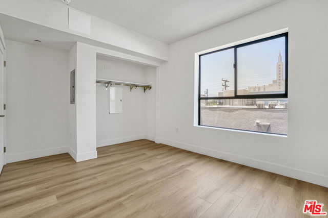 1822 Overland Avenue, Los Angeles CA: https://media.crmls.org/mediaz/58b0e02f-00f4-4775-b350-f22892a37ca0.jpg