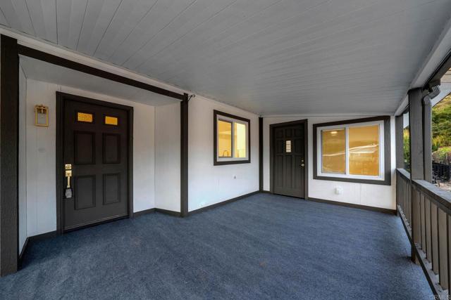 8975 Lawrence Welk Drive, Escondido CA: https://media.crmls.org/mediaz/58b11085-1575-4328-a287-64a182068589.jpg