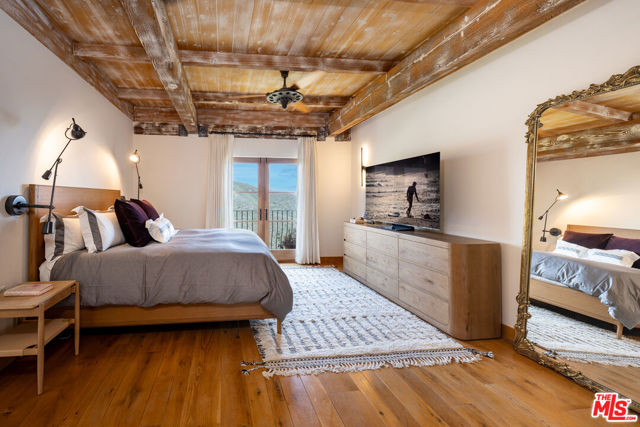 791 Nyes Place, Laguna Beach CA: https://media.crmls.org/mediaz/58b13e37-1dfd-4ba9-b1e5-376a765a518b.jpg