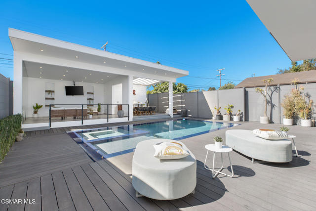 829 Flower Avenue, Venice CA: https://media.crmls.org/mediaz/58b143d7-ca8d-4791-be6c-ae4f800f1872.jpg
