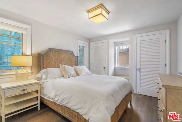 636 12th Street, Manhattan Beach CA: https://media.crmls.org/mediaz/58b15a0c-41b7-4077-ace7-863450ac123e.jpg