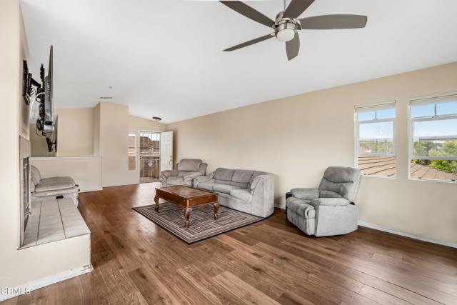 962 Jonquill Avenue, Ventura CA: https://media.crmls.org/mediaz/58b18848-9eb3-46d7-8a3b-2e5786ceda35.jpg