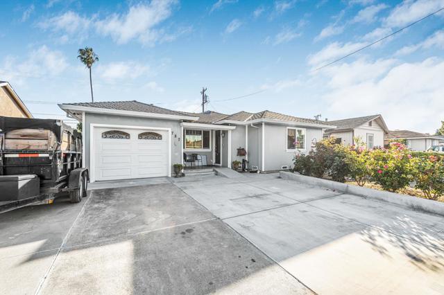 787 Macredes Avenue, San Jose CA: https://media.crmls.org/mediaz/58b23a81-a1c2-453f-b785-0726668ddcc3.jpg