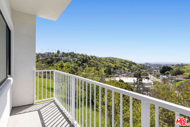 3750 Roberta Street, Los Angeles CA: https://media.crmls.org/mediaz/58b23bf8-1489-4036-ae2b-ad79180c1c92.jpg