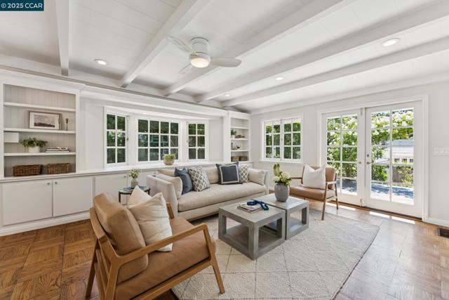 645 Los Palos Dr, Lafayette CA: https://media.crmls.org/mediaz/58b27341-a08e-4488-8423-cd15c2fb6263.jpg