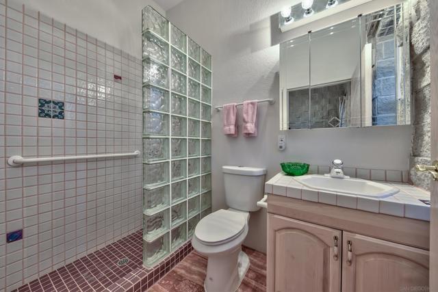 350 Aspen Lane, Bridgeport CA: https://media.crmls.org/mediaz/58b393bd-233b-4fcc-a87e-8f6302387626.jpg