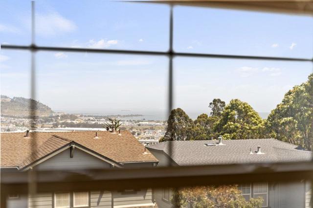 978 Martin Trail, Daly City CA: https://media.crmls.org/mediaz/58b410af-42f7-4c4e-a117-58580fa7c8e4.jpg