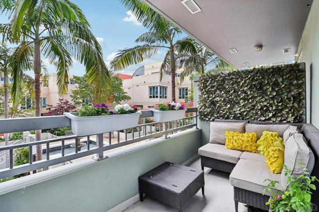 1580 Union St, San Diego CA: https://media.crmls.org/mediaz/58b43da4-bf81-468c-8b14-f10957a7854a.jpg